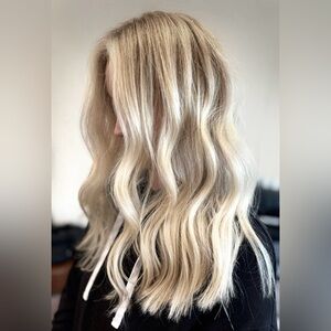 Blond rooted 18” hair extensions weft